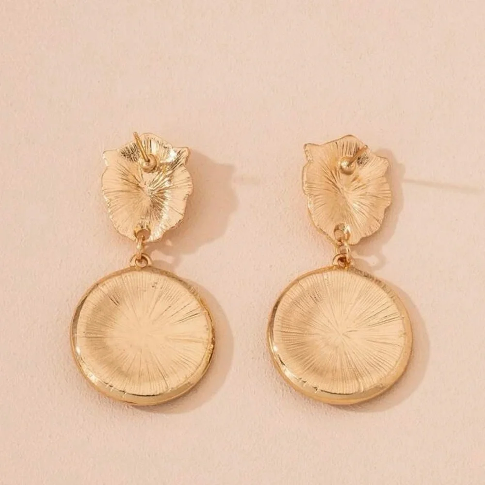 Last One! Gold & Black Lioness Dangle Earrings